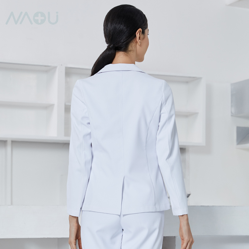 Im Angebot: Arztuniformen, Uni – Medical Lab Center Bewertung und Preis